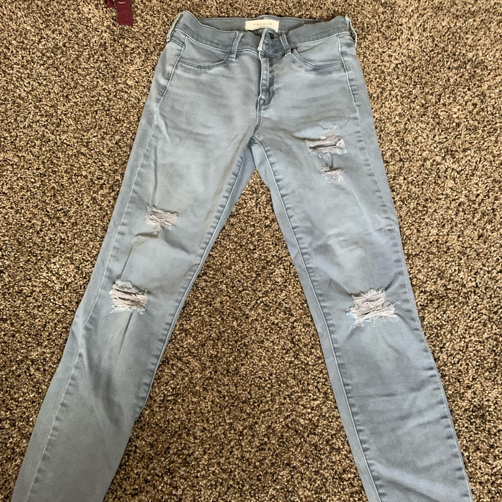 Ripped Skinny Jeans